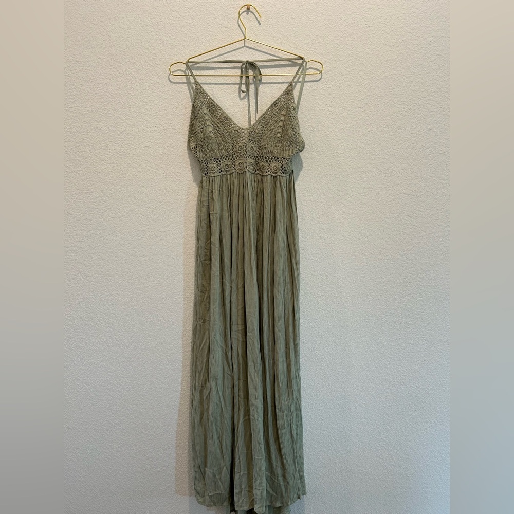 Mirror Image Green crochet lace flowy pleated Maxi Dress medium